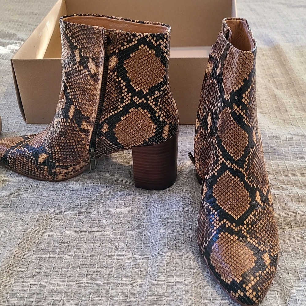 The Fiona Bootie - Side Zip Boots